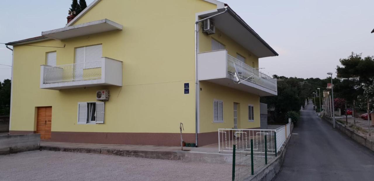 Apartmani Milutin Бродарица Экстерьер фото
